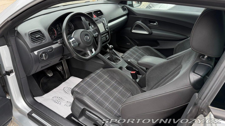 Volkswagen Scirocco 1.4TSI 90kW REZERVOVANO 2011
