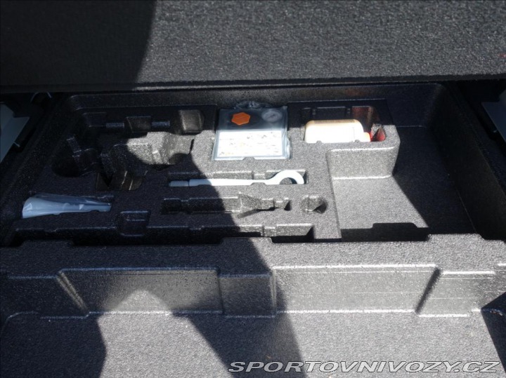 Jaguar E-Pace 2,0 R-Dynamic First EDT,1 2018