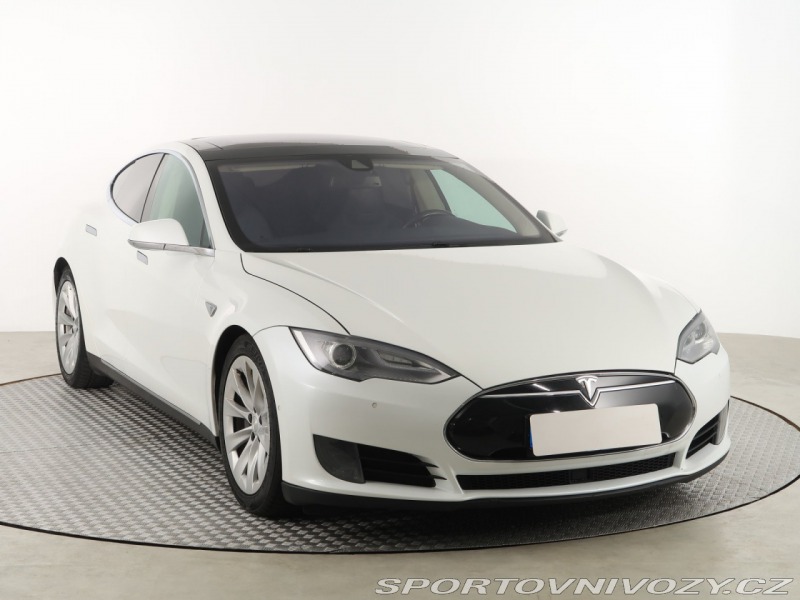 Tesla Model S 85D