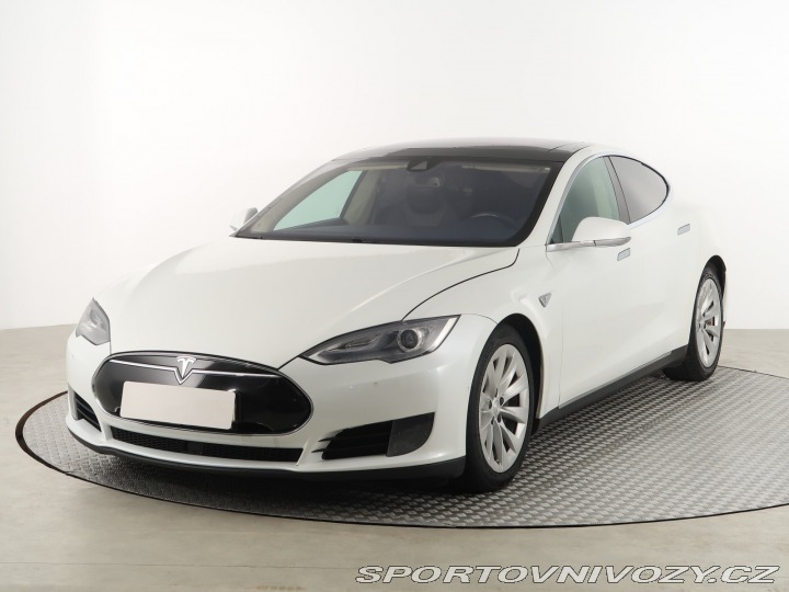 Tesla Model S 85D 2015