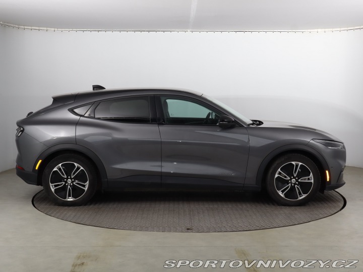 Ford Mustang Mach-E Standard Range RW 2024