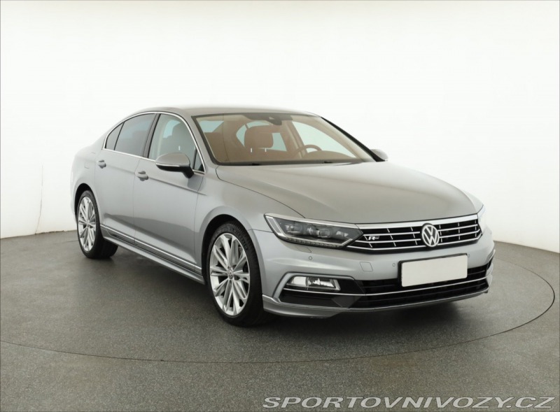 Volkswagen Ostatní modely Passat R-Line 2.0 TSI