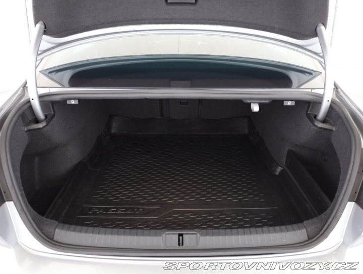Volkswagen Ostatní modely Passat R-Line 2.0 TSI 2020