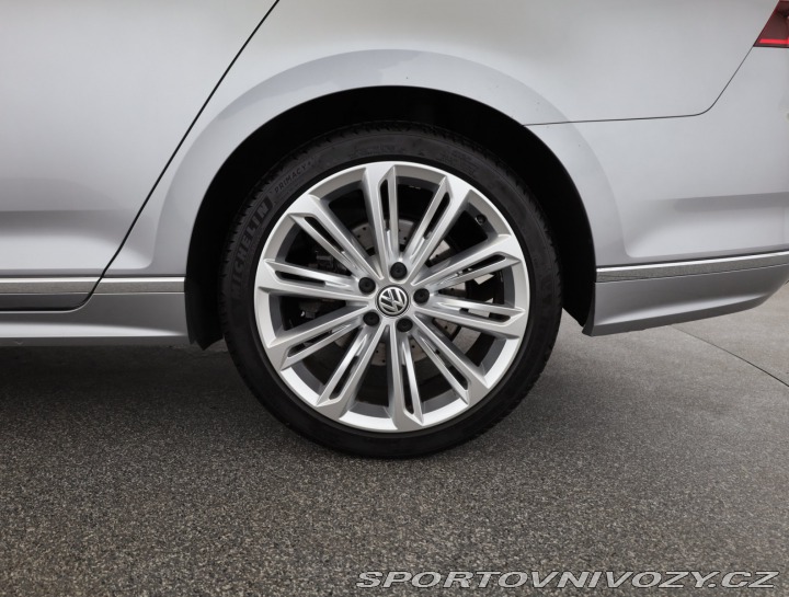 Volkswagen Ostatní modely Passat R-Line 2.0 TSI 2020