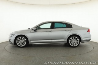 Volkswagen Ostatní modely Passat R-Line 2.0 TSI 2020
