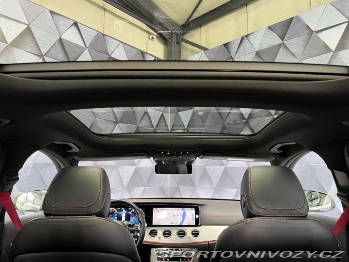 Mercedes-Benz E 4MATIC+, VZDUCH, PANORAMA 2021