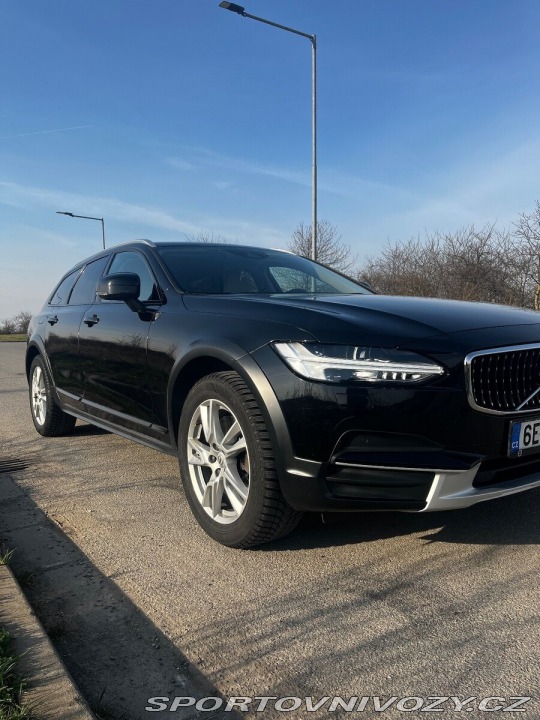 Volvo V90 CROSS Country D4 AWD, 140 1800