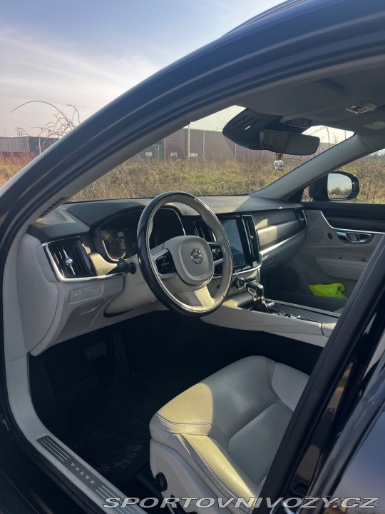 Volvo V90 CROSS Country D4 AWD, 140 1800