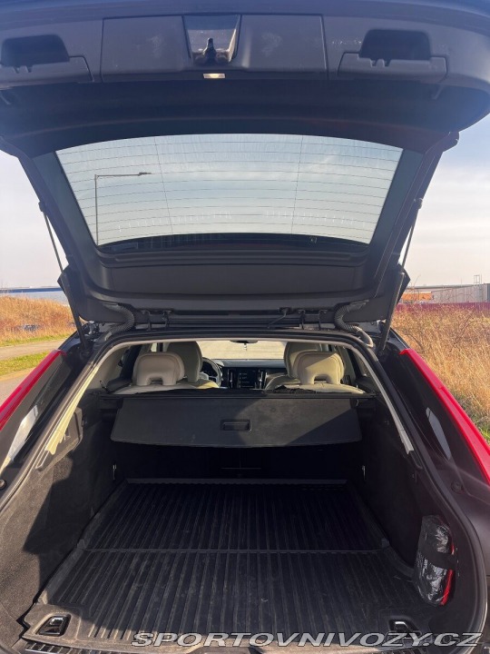 Volvo V90 CROSS Country D4 AWD, 140 1800