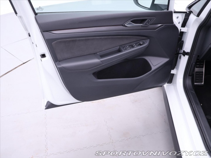 Volkswagen Golf 2,0 TSI GTI 180kW Virtual 2023