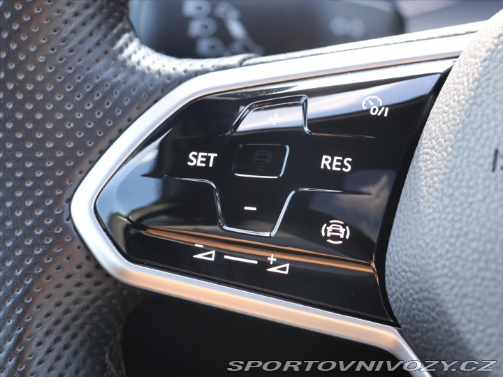 Volkswagen Golf 2,0 GTI 180kW Virtual DPH 2023