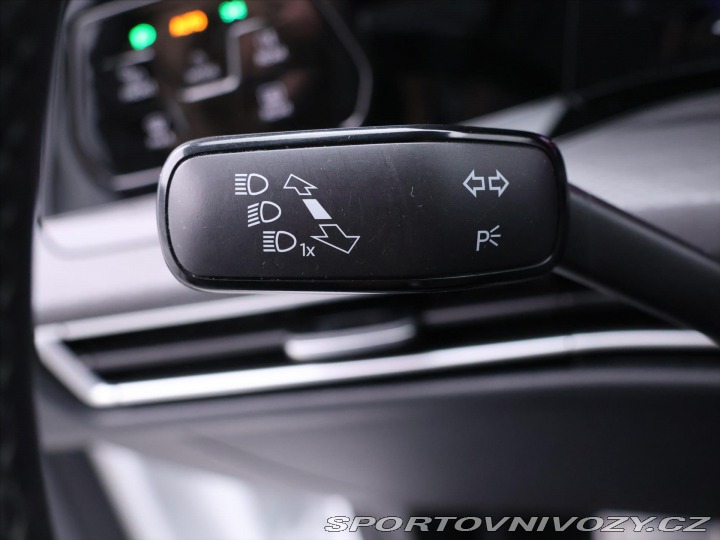 Volkswagen Golf 2,0 TSI GTI 180kW Virtual 2023