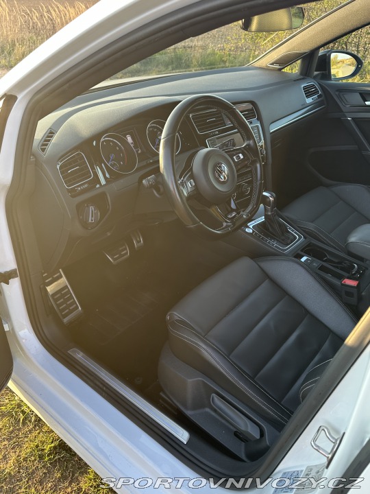 Volkswagen Golf  2017