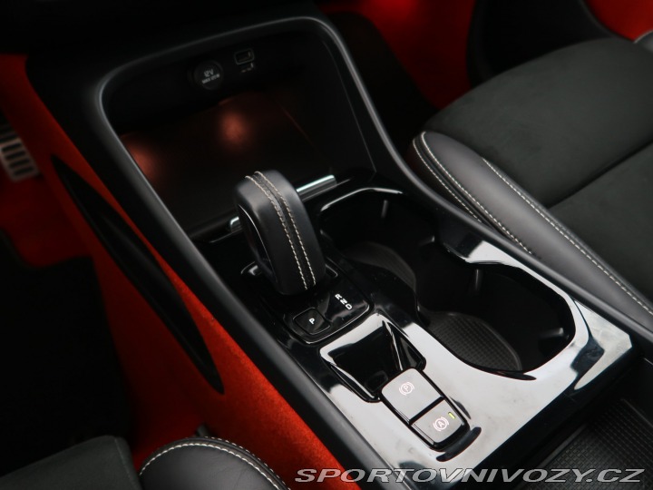 Volvo Ostatní modely XC40 R-Design T5 Recharge 2020
