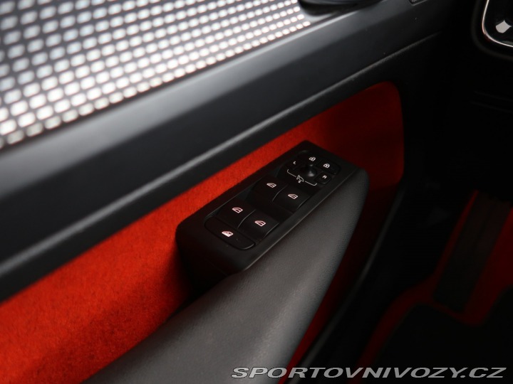 Volvo Ostatní modely XC40 R-Design T5 Recharge 2020