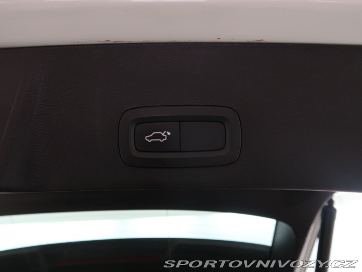 Volvo Ostatní modely XC40 R-Design T5 Recharge 2020