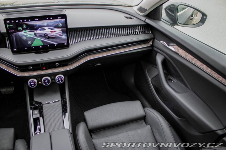 Škoda Superb 2.0 TSI L&K DSG / 19 2024