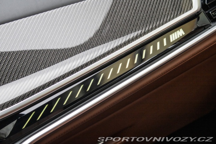 BMW X7 xDrive M60i mHEV A/T 2024