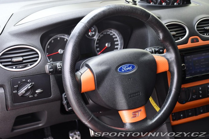 Ford Focus ST 2.5 ST REMUS RECARO VYHŘ. 2006