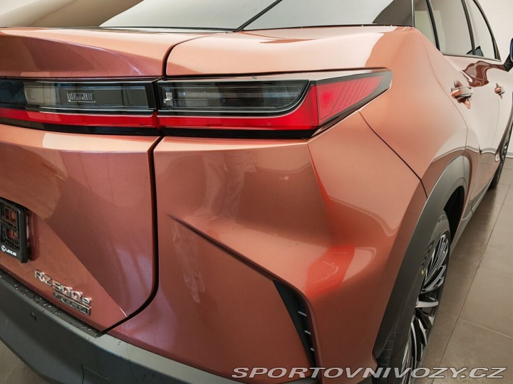 Lexus Ostatní modely 500e Prestige 1800