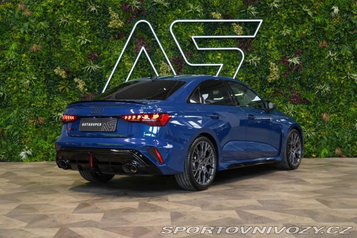 Audi RS3  2025