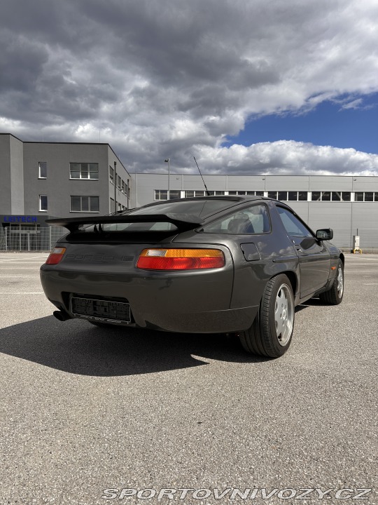 Porsche 928 S4 1988