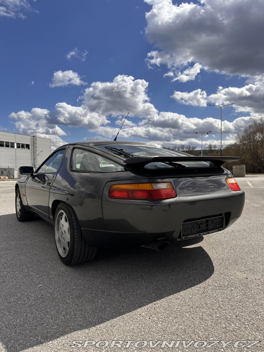 Porsche 928 S4 1988