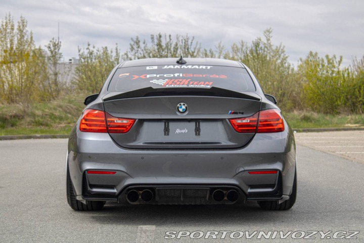 BMW M4 F82 / M/T 6 / ZÁRUKA / A 2015