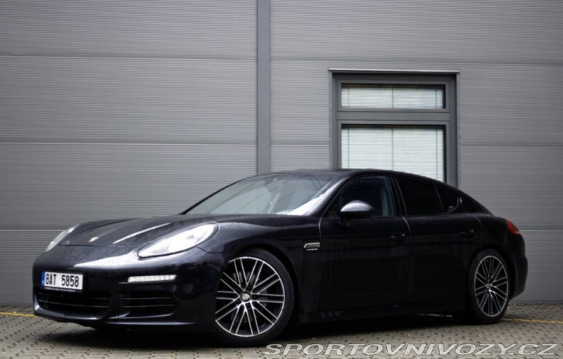 Porsche Panamera 4S