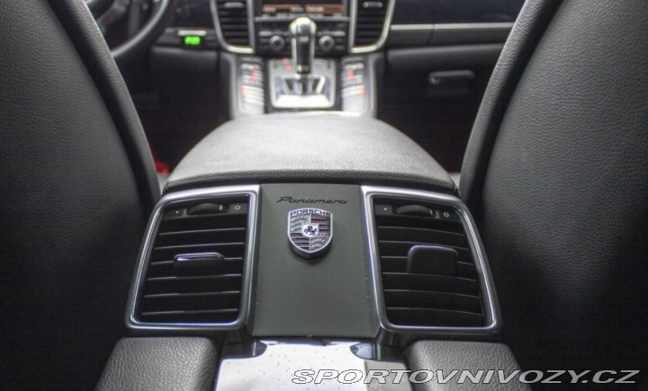 Porsche Panamera 4S 2014