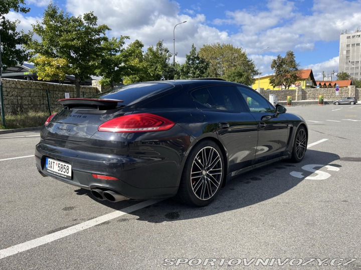 Porsche Panamera 4S 2014