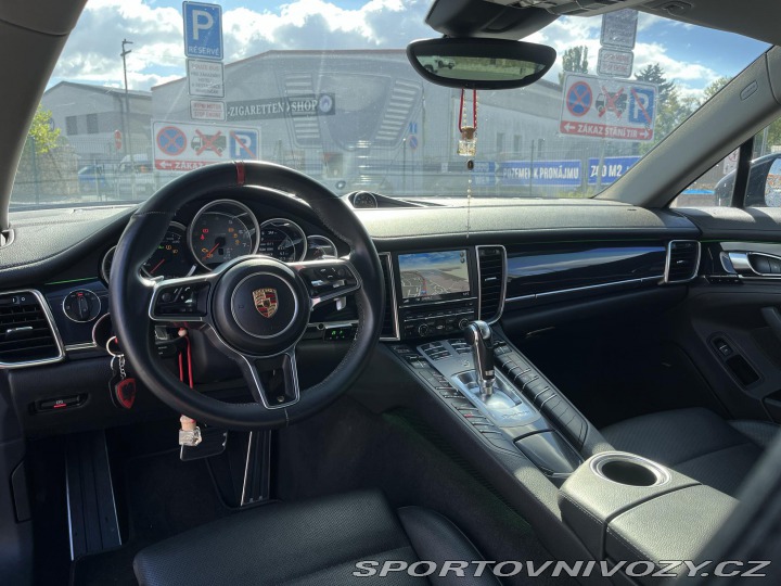 Porsche Panamera 4S 2014