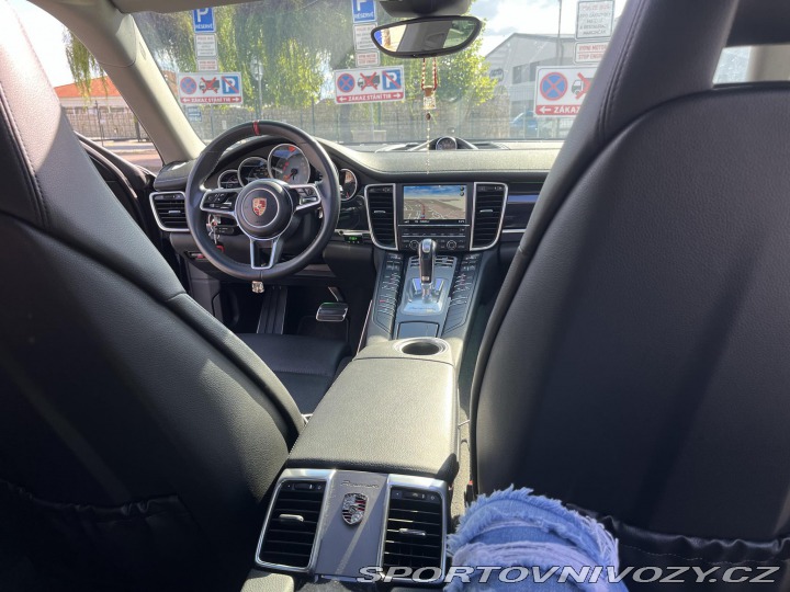 Porsche Panamera 4S 2014