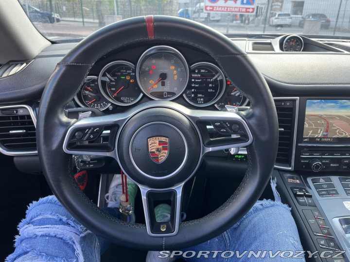 Porsche Panamera 4S 2014
