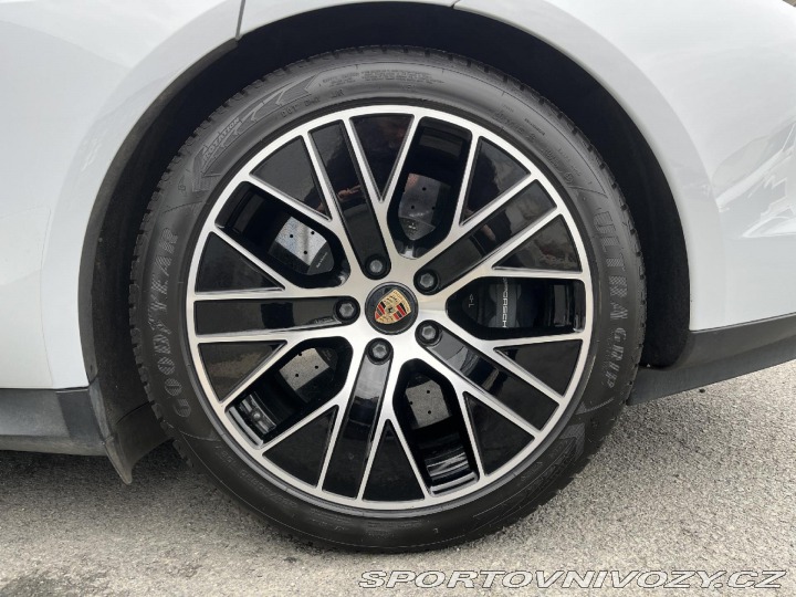 Porsche Taycan Turbo 2020