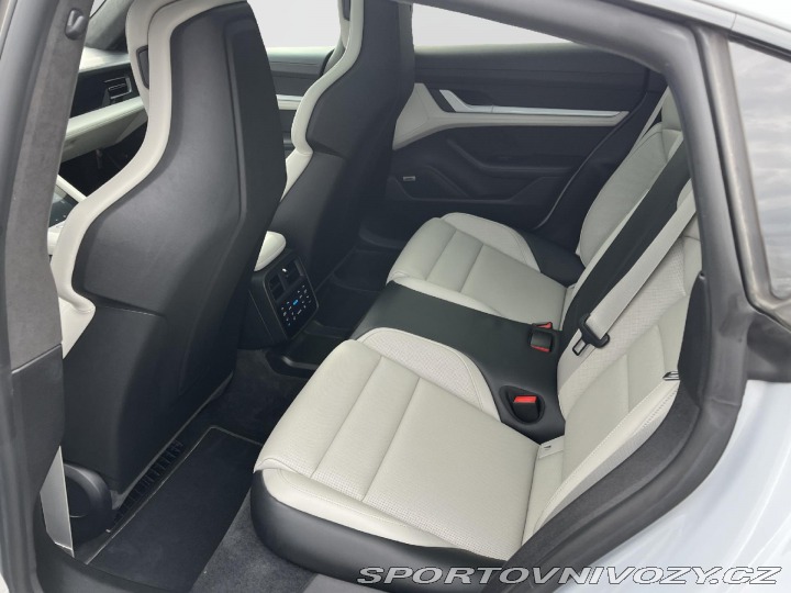 Porsche Taycan Turbo 2020