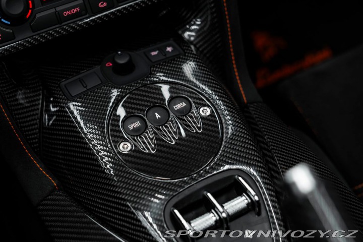 Lamborghini Gallardo Performante 2012