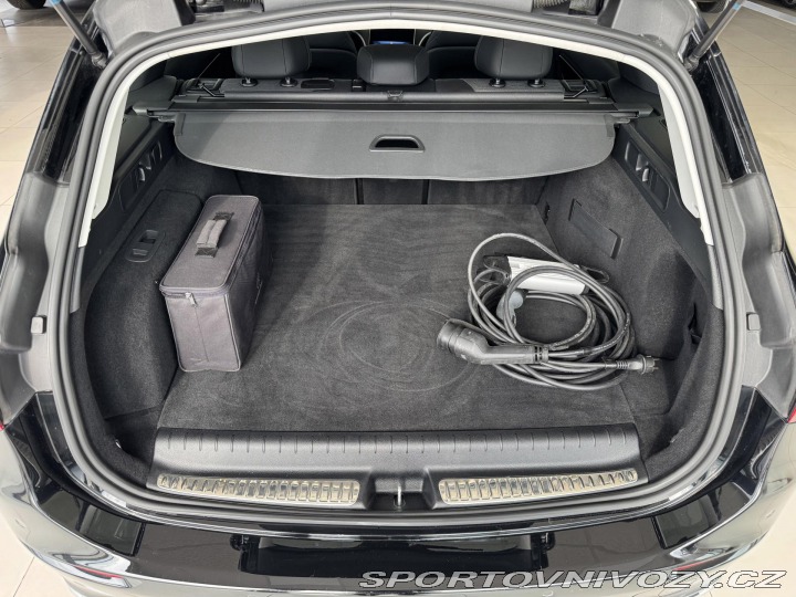 Mercedes-Benz C 300eT*230kW*Avantg*Tažné* 2022