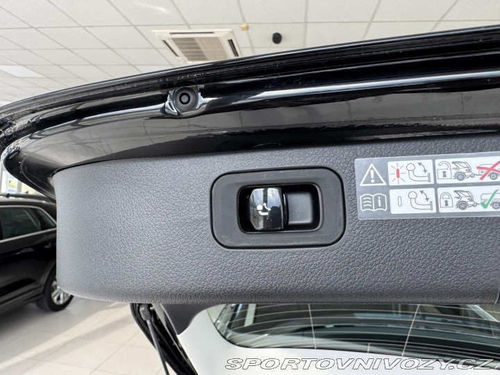 Mercedes-Benz C 300eT*230kW*Avantg*Tažné* 2022