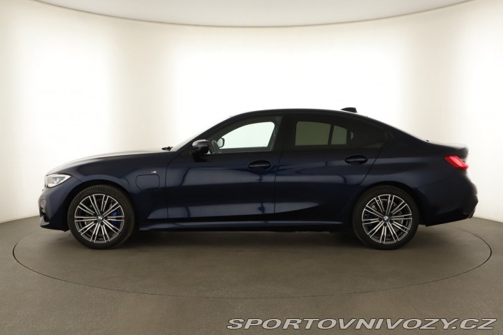 BMW 3 M Sport 330 e xDrive 2021