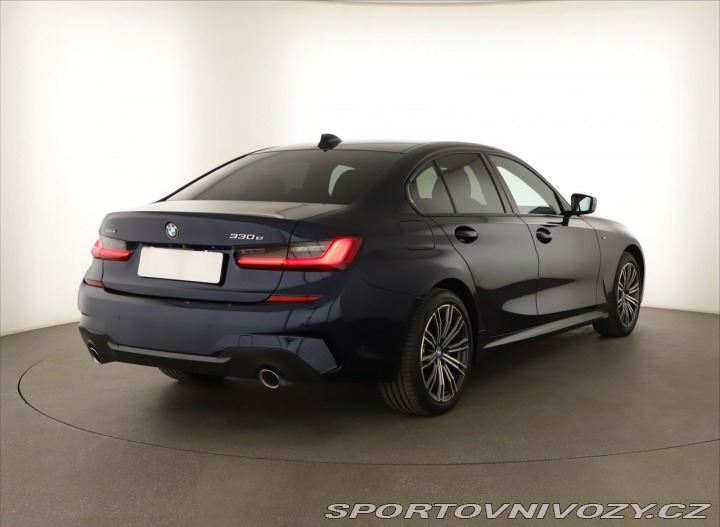 BMW 3 M Sport 330 e xDrive 2021