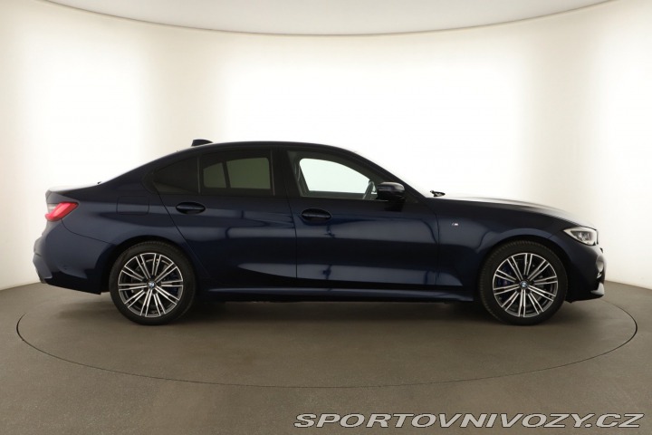 BMW 3 M Sport 330 e xDrive 2021