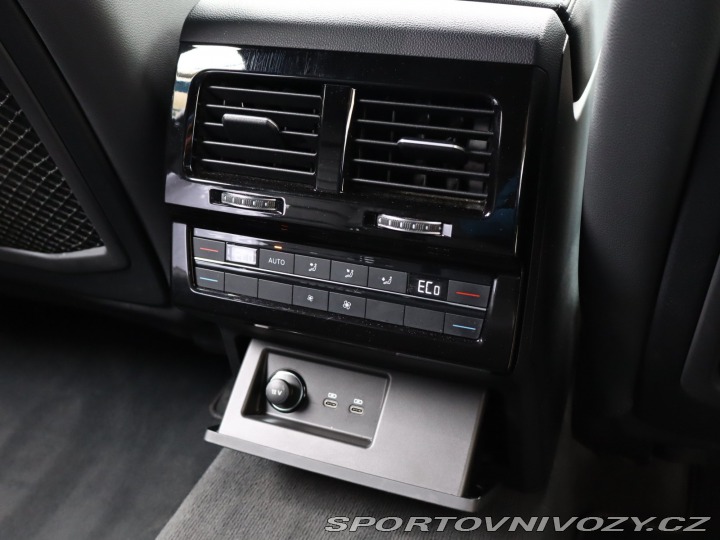 Volkswagen Ostatní modely Touareg R-Line 3.0 TDI 2020