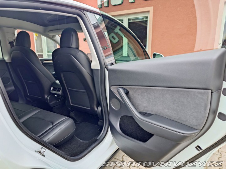 Tesla Model Y Long Range Dual Motor 378 2022