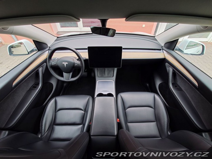 Tesla Model Y Long Range Dual Motor 378 2022