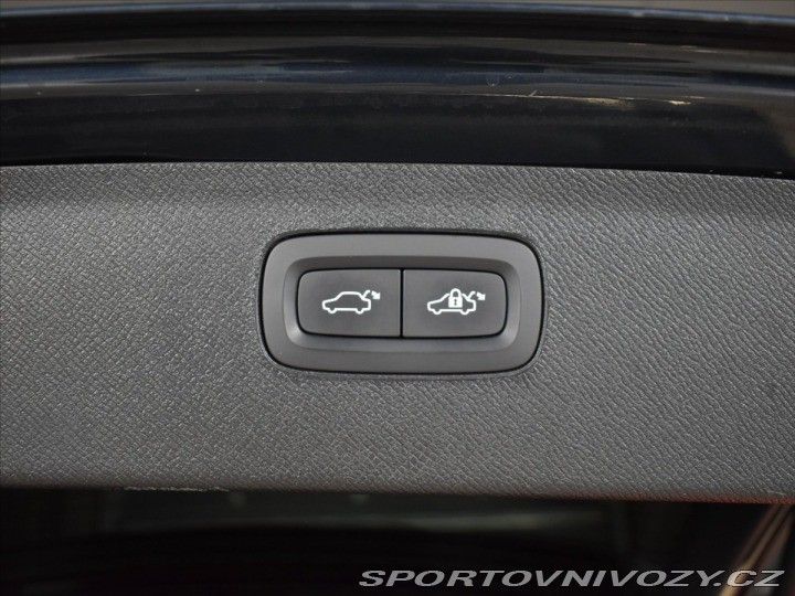 Volvo Ostatní modely XC90 2,0 B6 AWD INS Tažné,Pano 2021