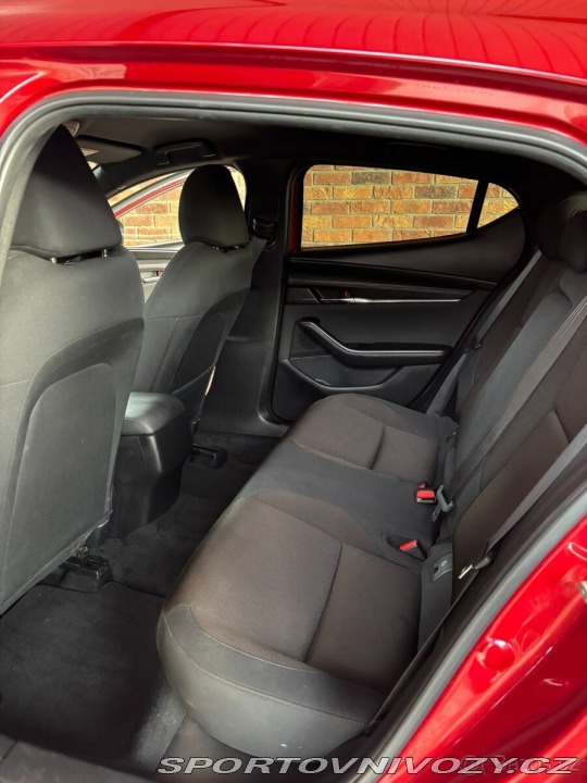 Mazda Ostatní modely 3 2,0 1800