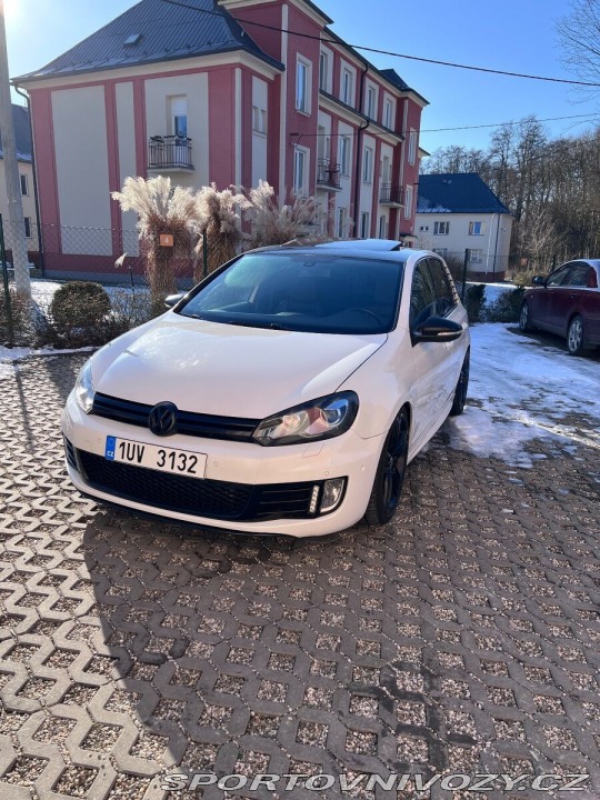Volkswagen Golf 2,0   GTI - Stage 3 Přípr 1800