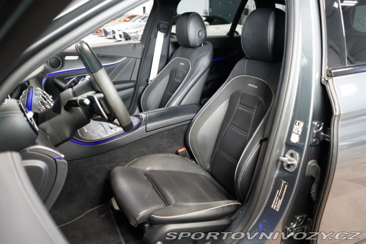 Mercedes-Benz E 63S*4M+*VZDUCH*KEYLESS*36 2022