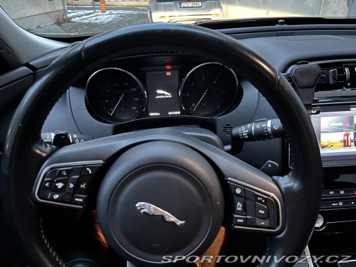Jaguar XE 2016
